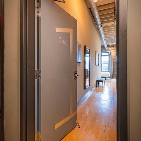 Hip Urban Loft - Small Town Charm - 124 Lofts #1 West Dundee ภายนอก รูปภาพ