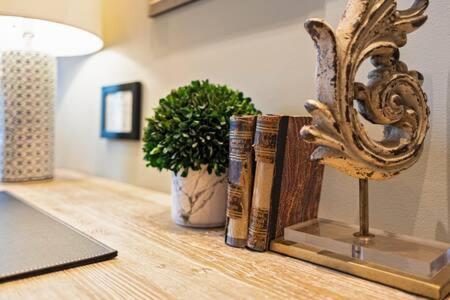 Hip Urban Loft - Small Town Charm - 124 Lofts #1 West Dundee ภายนอก รูปภาพ