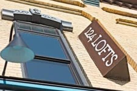 Hip Urban Loft - Small Town Charm - 124 Lofts #1 West Dundee ภายนอก รูปภาพ